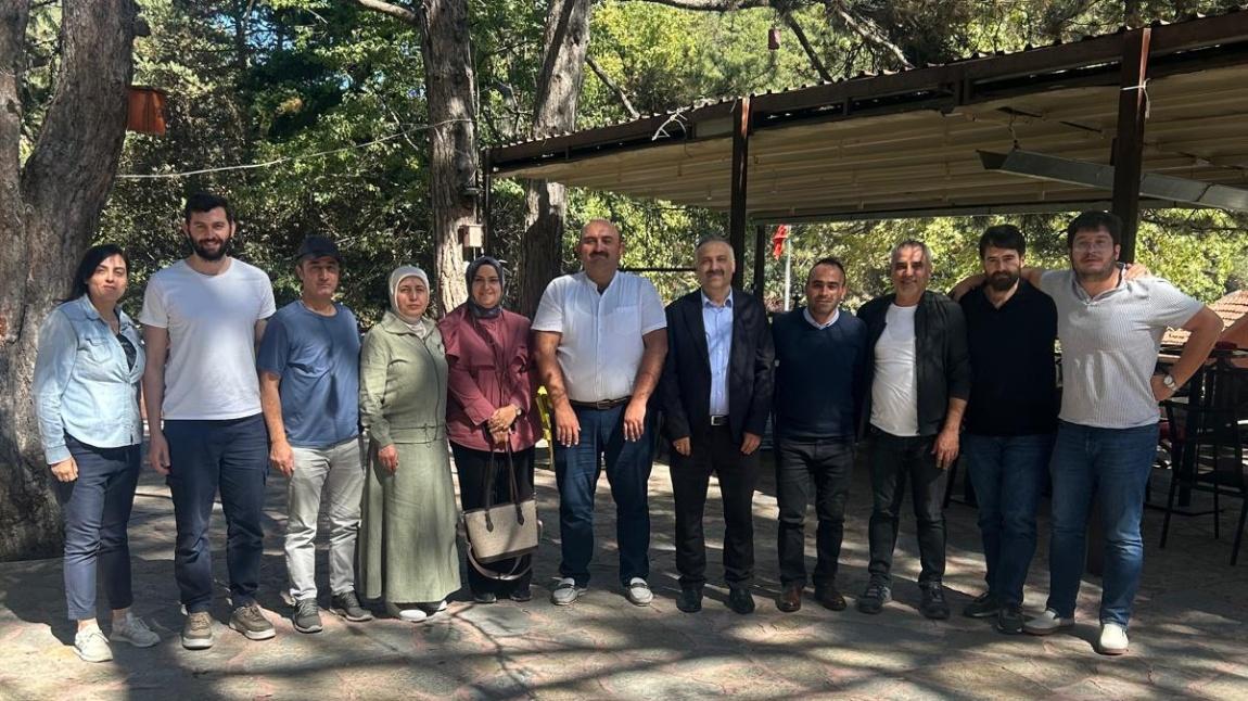 EMEKLİ OLAN SÜNDÜS HOCAMIZ İÇİN  VEDA  PROGRAMI DÜZENLEDİK.
